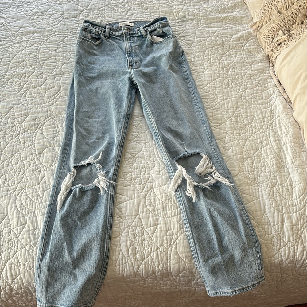 Abercrombie and Fitch 90’s Straight Ultra High Rise